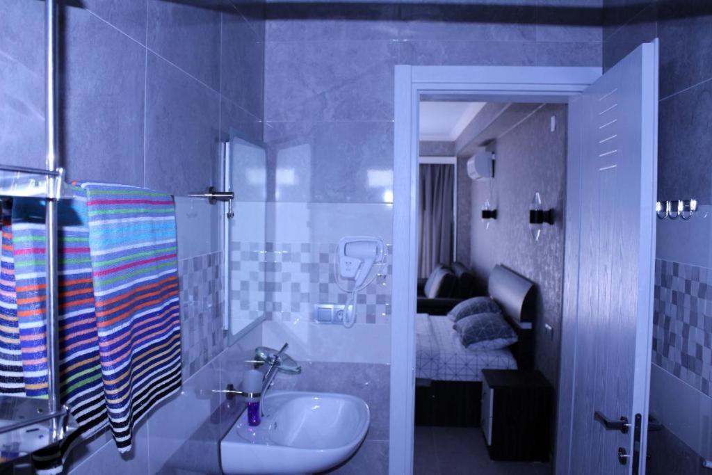 House By The Sea Hotel Kobuleti Exterior photo